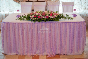 purple-cafe-guests-06.t